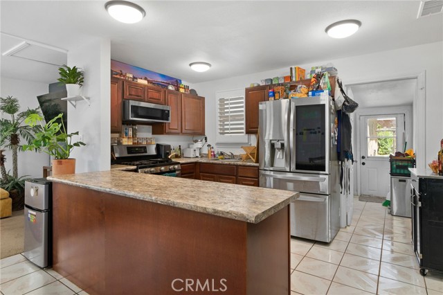 Detail Gallery Image 16 of 44 For 957 E George St, Banning,  CA 92220 - 4 Beds | 3 Baths