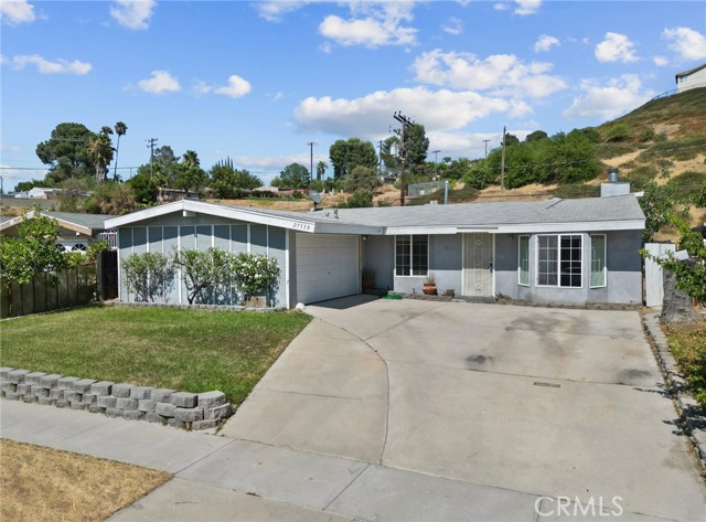 Detail Gallery Image 1 of 1 For 27538 Crossglade Ave, Canyon Country,  CA 91351 - 3 Beds | 2 Baths