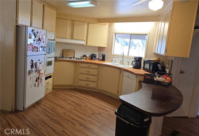 Detail Gallery Image 7 of 28 For 17105 Aragon Dr, Perris,  CA 92570 - 2 Beds | 2 Baths
