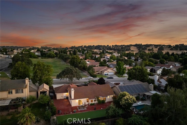 215 Meadowlark Road, Paso Robles CA: https://media.crmls.org/medias/0e79c768-7f91-4de8-81f8-1141f7d9521f.jpg