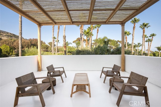 27405 Pacific Coast Highway, Malibu CA: https://media.crmls.org/medias/0e7a2d98-2fd4-4d9c-a937-2b6349333b7d.jpg