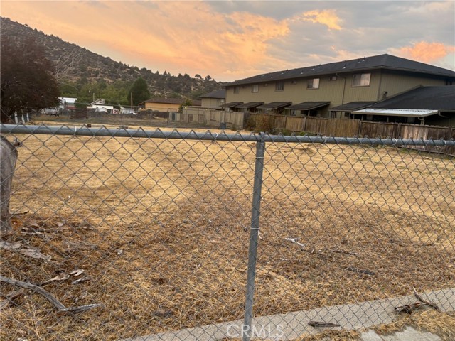 Detail Gallery Image 4 of 7 For 1106 S. Oregon St., Yreka,  CA 96097 - – Beds | – Baths