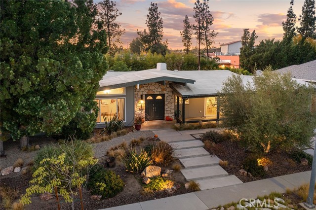 Detail Gallery Image 48 of 56 For 4835 Almidor Ave, Woodland Hills,  CA 91364 - 5 Beds | 3 Baths