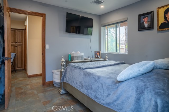 Detail Gallery Image 16 of 38 For 6930 Balcom, Reseda,  CA 91335 - 7 Beds | 6 Baths