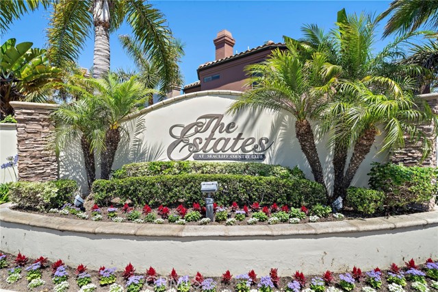 19025 Bayhill Lane, Huntington Beach CA: https://media.crmls.org/medias/0e7e24f5-9f46-43cb-a301-900a1f919f01.jpg