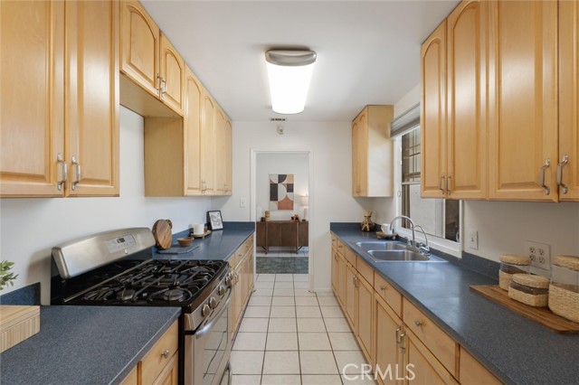 2370 Argonne Avenue, Long Beach CA: https://media.crmls.org/medias/0e7e376a-ae66-4c85-a538-da6fe4ab0d5c.jpg