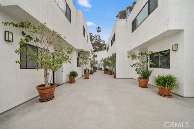 Detail Gallery Image 26 of 32 For 2500 Abbot Kinney Bld #13,  Venice,  CA 90291 - 2 Beds | 2/1 Baths