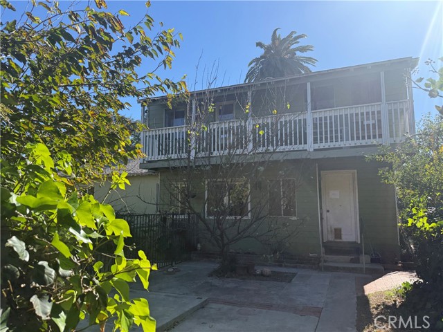 Detail Gallery Image 8 of 14 For 19131 Lanark, Reseda,  CA 91335 - 5 Beds | 2 Baths