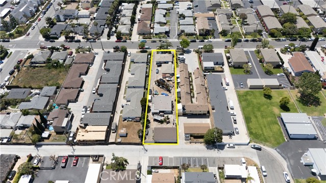 2028 Wallace Avenue, Costa Mesa CA: https://media.crmls.org/medias/0e7f35f6-edb4-4969-be2d-900dbeebd8fd.jpg