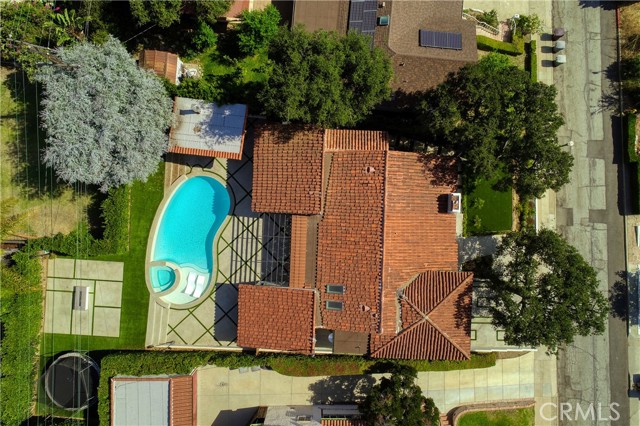 452 Woodbury Road, Glendale CA: https://media.crmls.org/medias/0e7f9c19-692b-4123-93a9-bab23e4b44fb.jpg