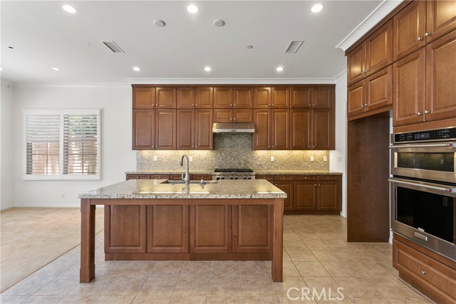 Detail Gallery Image 5 of 17 For 68 Bloomington, Irvine,  CA 92620 - 4 Beds | 3 Baths
