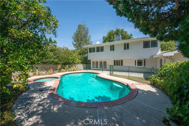 5819 Fairhaven Avenue, Woodland Hills CA: https://media.crmls.org/medias/0e808c03-ec59-42a7-acfd-f0322c51fae5.jpg