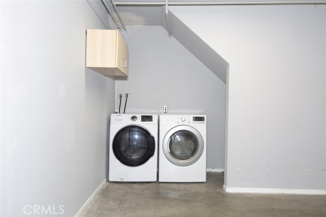 Detail Gallery Image 25 of 40 For 10504 Sunland Bld #5,  Sunland,  CA 91040 - 2 Beds | 1/1 Baths