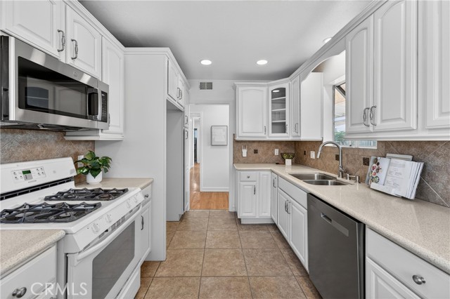 Detail Gallery Image 23 of 61 For 3023 Murray, Costa Mesa,  CA 92626 - 4 Beds | 2 Baths