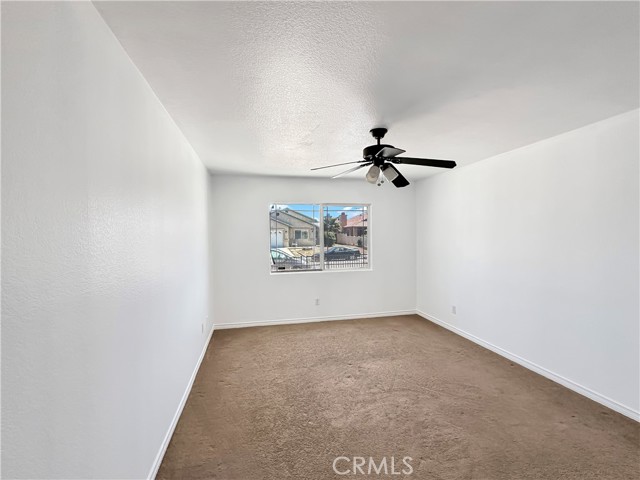 Detail Gallery Image 12 of 27 For 14418 Savanah St, Adelanto,  CA 92301 - 4 Beds | 2 Baths