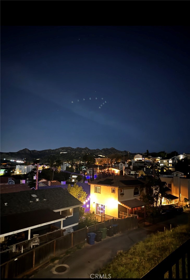 https://media.crmls.org/medias/0e81eaf5-2180-4b48-a9e6-0df419ebd281.jpg?preset=X-Large