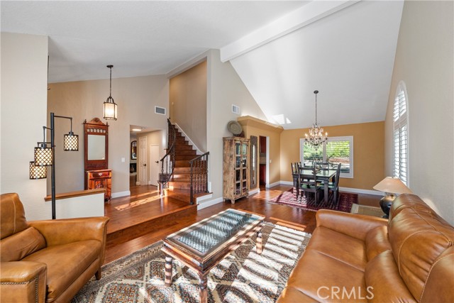 5347 E Big Sky Lane, Anaheim Hills CA: https://media.crmls.org/medias/0e824cb4-d03d-4f56-bda1-59dfafca2833.jpg