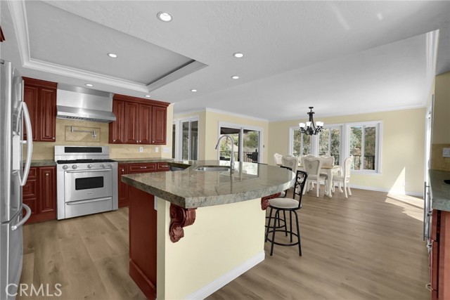 Detail Gallery Image 6 of 27 For 7070 Canyon Crest Rd, Whittier,  CA 90602 - 3 Beds | 3 Baths