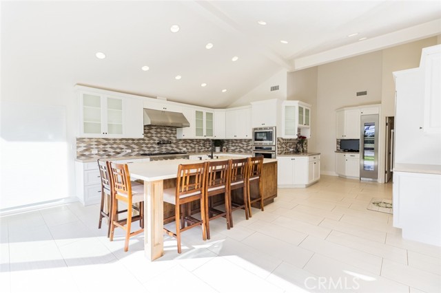 Detail Gallery Image 10 of 66 For 20430 Celtic St, Chatsworth,  CA 91311 - 4 Beds | 4 Baths