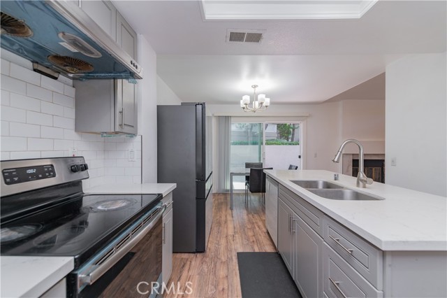 Detail Gallery Image 15 of 29 For 80 Stanford Ct #40,  Irvine,  CA 92612 - 1 Beds | 1 Baths