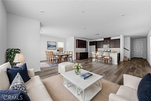 893 Harvest Avenue, Upland CA: https://media.crmls.org/medias/0e843343-c67c-4c17-8d7c-d8b599c584e7.jpg