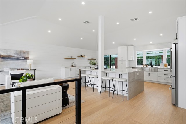 Detail Gallery Image 4 of 35 For 1943 Pelican Place, Costa Mesa,  CA 92626 - 4 Beds | 2/1 Baths