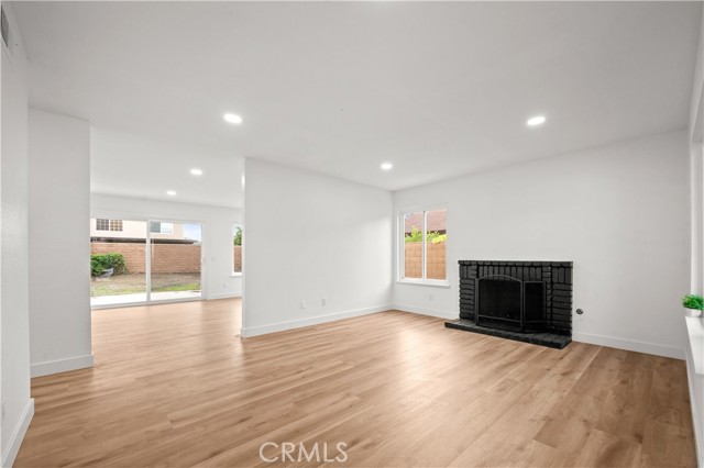 554 E Fairfield Court, Ontario CA: https://media.crmls.org/medias/0e84ffbf-fba0-4b32-8eda-ea8667986a62.jpg