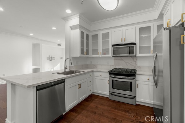 Detail Gallery Image 11 of 61 For 11504 Moorpark St #103,  Studio City,  CA 91602 - 3 Beds | 2/1 Baths