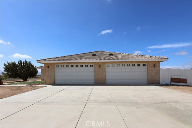 Detail Gallery Image 24 of 35 For 7454 Tamarisk Ave, Oak Hills,  CA 92344 - 6 Beds | 4 Baths