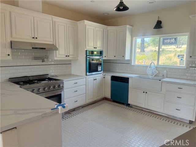 18380 Grizzly Court, Hidden Valley Lake CA: https://media.crmls.org/medias/0e856d23-72e7-4747-ac9e-b424aeac97ac.jpg