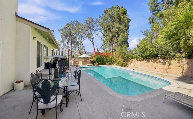 10640 Sylvia Ave photo 23