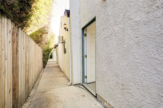 Image 43 of 50 For 6648 Gaviota Avenue