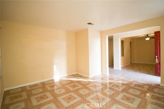 Detail Gallery Image 7 of 33 For 31592 Palomar Rd, Menifee,  CA 92584 - 5 Beds | 2/1 Baths