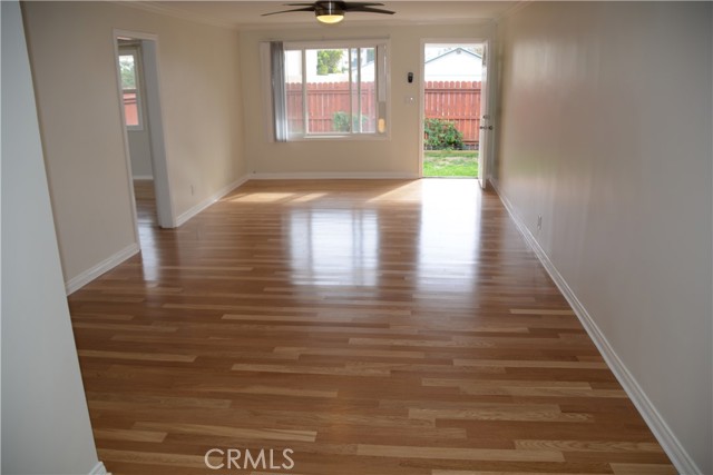 2615 SANTA ANA Avenue, Costa Mesa CA: https://media.crmls.org/medias/0e86ea9d-34fb-4e90-bc1a-9d83faeaccf0.jpg