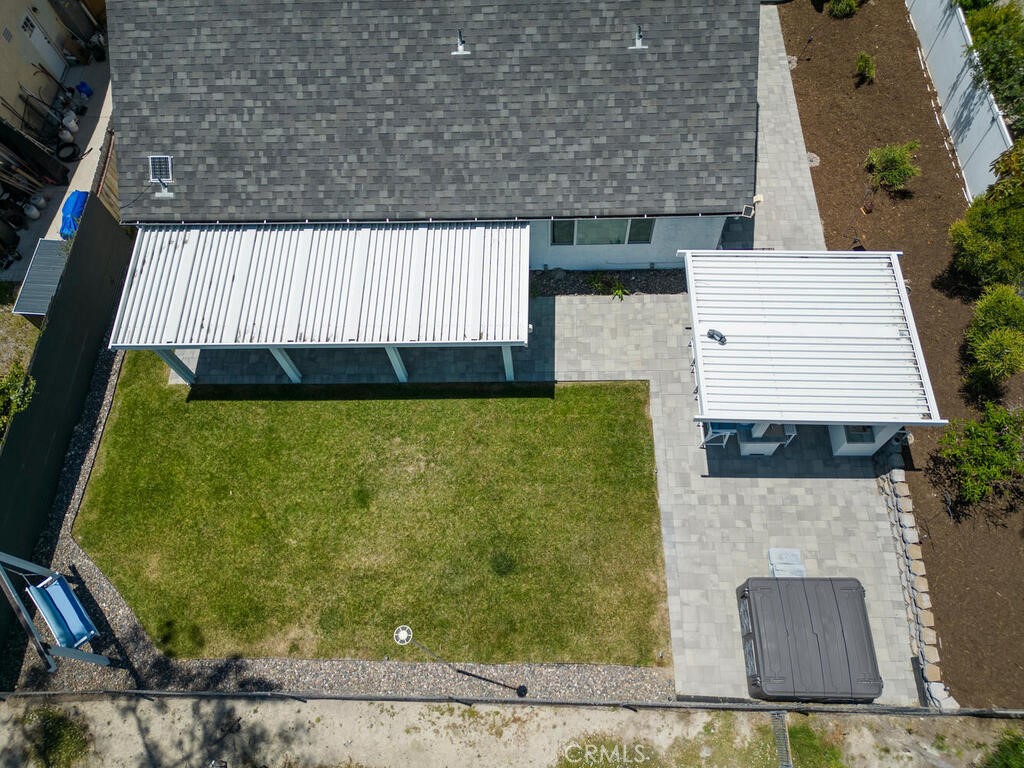 https://media.crmls.org/medias/0e876e9d-9fed-426c-a742-d3861b7b7d38.jpg?preset=X-Large