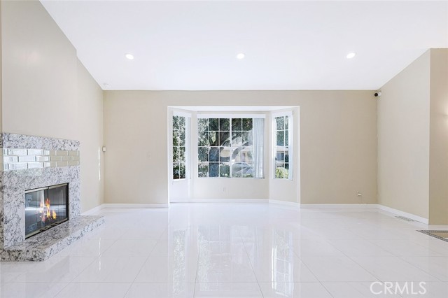 Detail Gallery Image 17 of 49 For 2255 E Chevy Chase Dr, Glendale,  CA 91206 - 4 Beds | 3 Baths