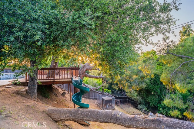533 Via Vista Dr, Redlands CA: https://media.crmls.org/medias/0e896654-6efc-4d3f-b77c-ee54fe6bf090.jpg