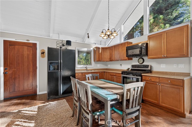 26485 Sugar Cone Ln., Twin Peaks, CA 92391