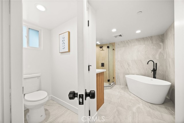 Detail Gallery Image 18 of 33 For 2385 Yorkshire Dr, Los Angeles,  CA 90065 - 3 Beds | 2/1 Baths