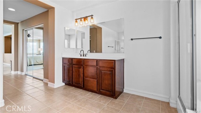 Image 39 of 65 For 13726 Kiwi Avenue