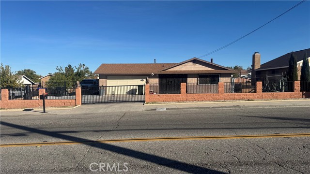 Detail Gallery Image 2 of 20 For 14327 Rodeo Dr, Victorville,  CA 92395 - 5 Beds | 3 Baths