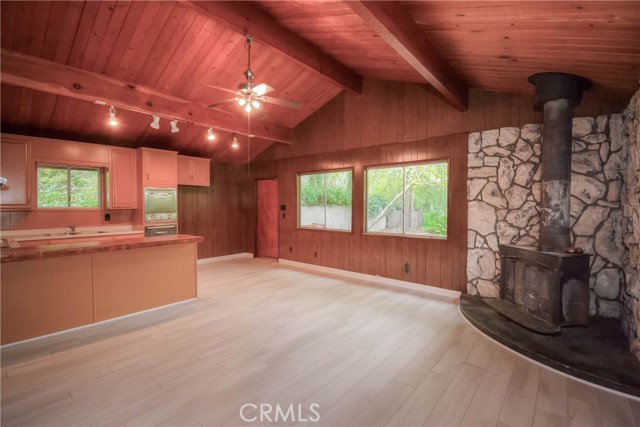 14109 Meadow Lane, Lytle Creek CA: https://media.crmls.org/medias/0e8bf95f-ec07-4869-aa14-08d2fbb1a706.jpg