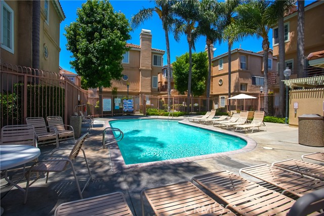 13983 Lemoli Avenue, Hawthorne CA: https://media.crmls.org/medias/0e8c158b-9aaf-41aa-b2fc-a5a58ca20a64.jpg