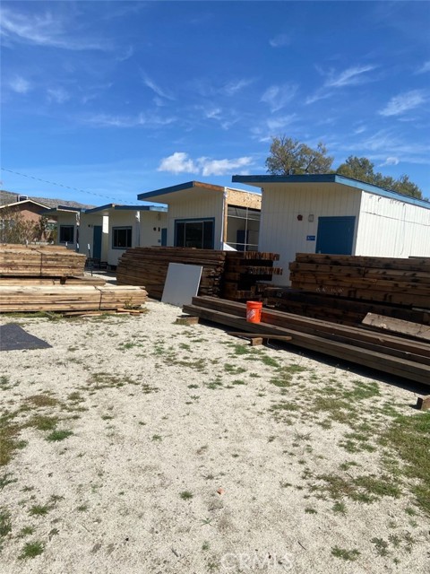 8 of these portable trailers are included