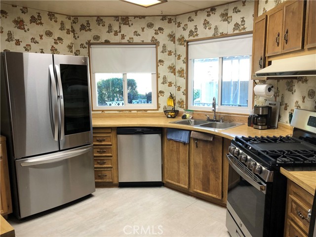 Detail Gallery Image 9 of 27 For 307 S Smith, Corona,  CA 92882 - 2 Beds | 2 Baths