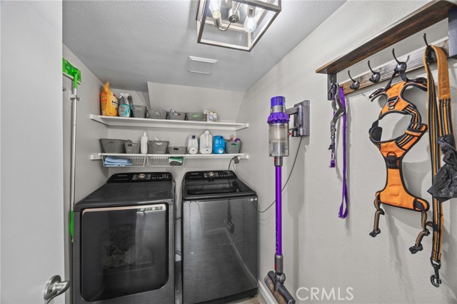 1505 Camelot Drive, Corona CA: https://media.crmls.org/medias/0e8d7bbe-63a8-432c-abe6-b8ea2458a245.jpg