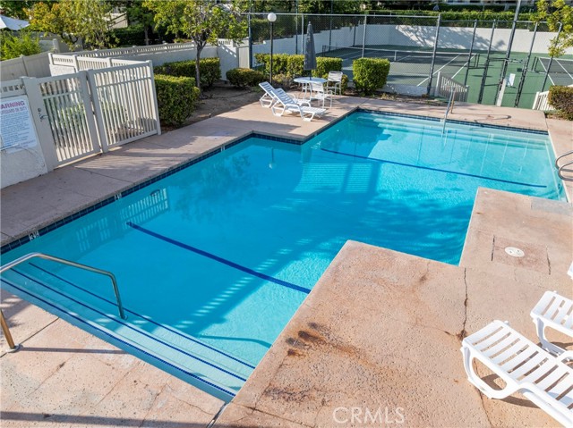 2095 Wetstone Court, Thousand Oaks CA: https://media.crmls.org/medias/0e8ec78d-e448-4ea4-a6c2-65d7b1c34bd4.jpg