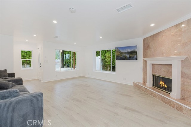 Detail Gallery Image 7 of 51 For 13631 Eldridge Ave, Sylmar,  CA 91342 - 4 Beds | 3 Baths