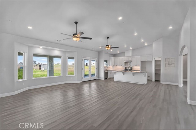 Detail Gallery Image 14 of 37 For 19774 Road 31, Madera,  CA 93638 - 4 Beds | 3 Baths