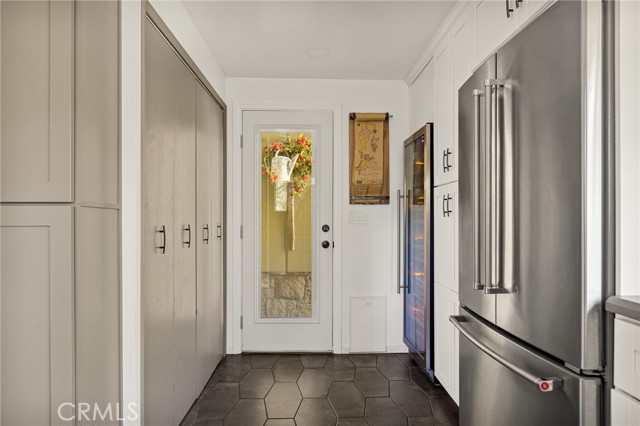 243 Manzanita Drive, Lake Arrowhead CA: https://media.crmls.org/medias/0e905fa9-7232-44a2-81e3-f4fa54718ad2.jpg